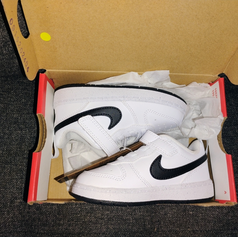 *NIB* Nike Court Borough Love Recraft Size 7c  White/Black